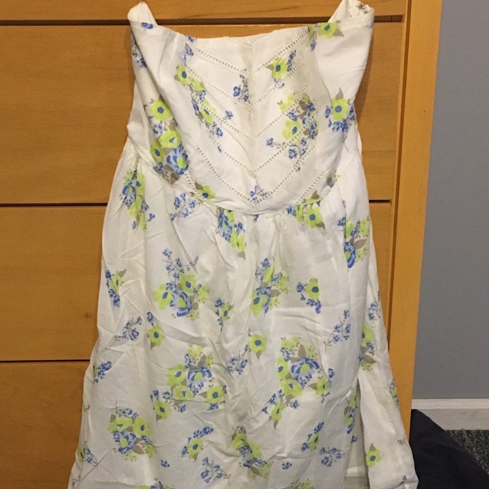 Strapless dress